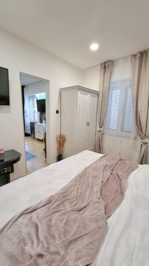 Place 4 U Studio Center Задар Екстериор снимка