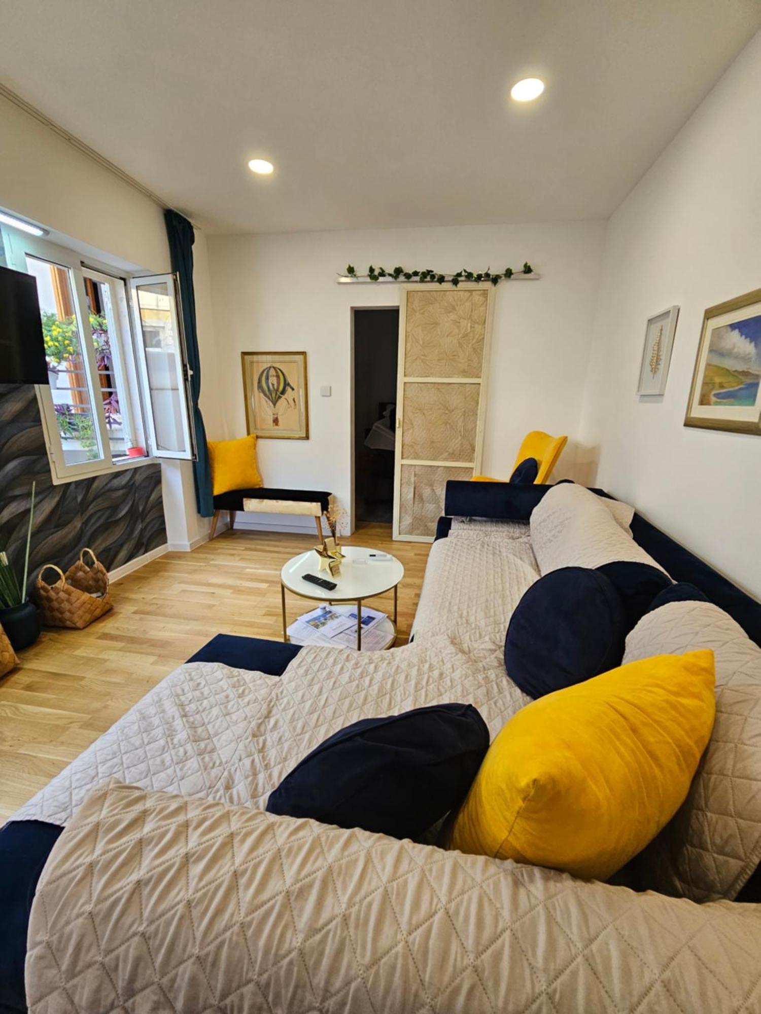 Place 4 U Studio Center Задар Екстериор снимка